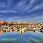 Luxury Penthouse Wstunning Sea Views, Walk To Gale Apartmán