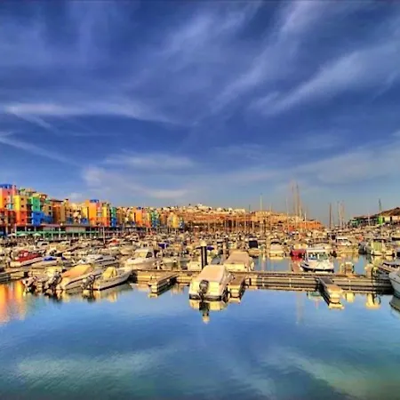 Luxury Penthouse Wstunning Sea Views, Walk To Gale Apartment