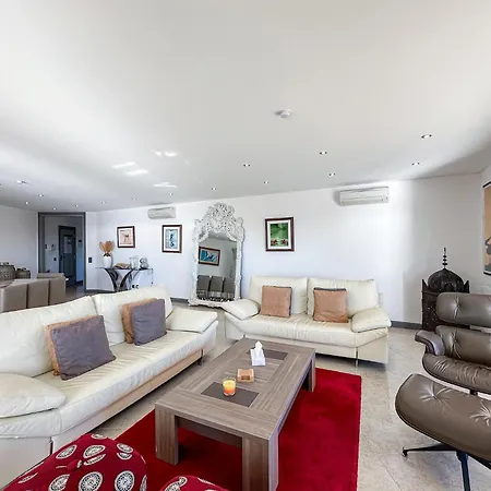 Luxury Penthouse Wstunning Sea Views, Walk To Gale Apartment