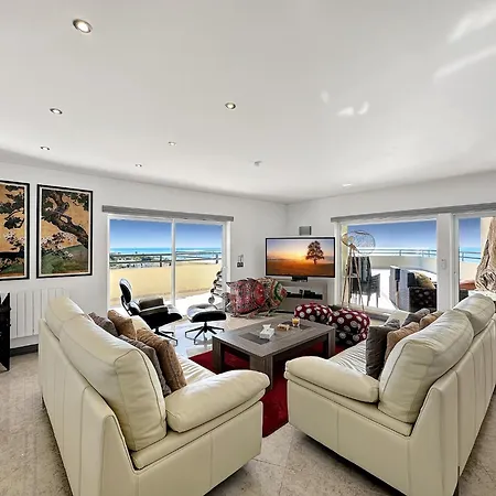 Luxury Penthouse Wstunning Sea Views, Walk To Gale Apartment