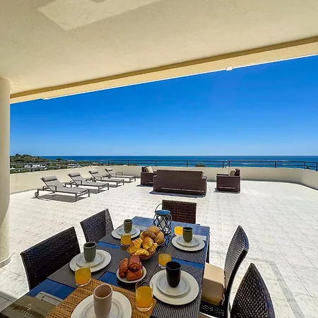 Luxury Penthouse Wstunning Sea Views, Walk To Gale