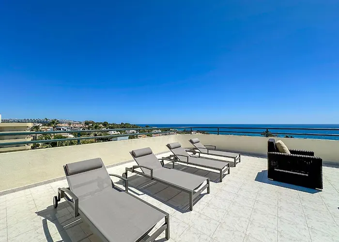 Daire Luxury Penthouse Wstunning Sea Views, Walk To Gale *