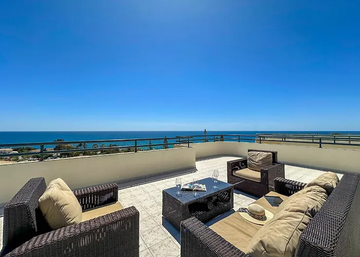 아파트 Luxury Penthouse Wstunning Sea Views, Walk To Gale 알부페이라