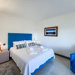 Luxury Penthouse Wstunning Sea Views, Walk To Galé