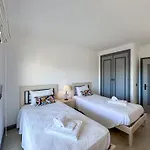 Luxury Penthouse Wstunning Sea Views, Walk To Galé Appartement