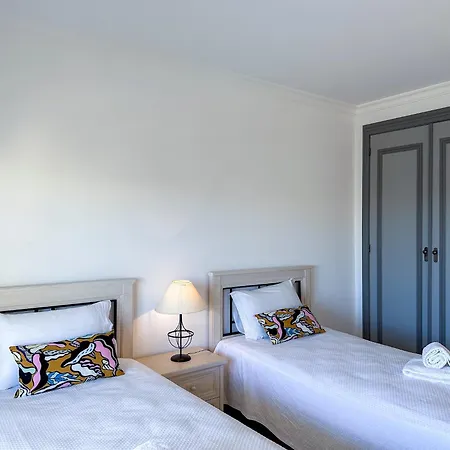 아파트 Luxury Penthouse Wstunning Sea Views, Walk To Gale 알부페이라