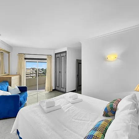 Luxury Penthouse Wstunning Sea Views, Walk To Gale * 알부페이라