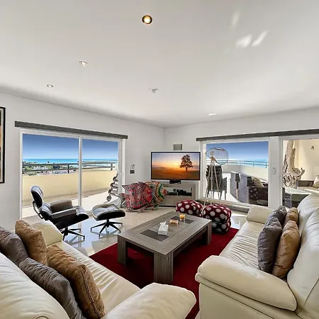 아파트 Luxury Penthouse Wstunning Sea Views, Walk To Gale 알부페이라