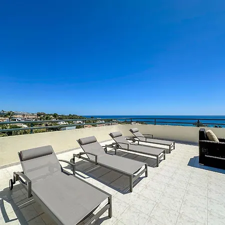 아파트 Luxury Penthouse Wstunning Sea Views, Walk To Gale *