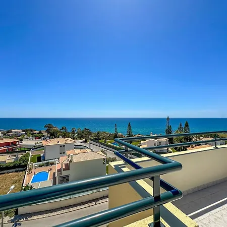 아파트 Luxury Penthouse Wstunning Sea Views, Walk To Gale *